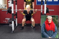 [TIN NHANH] Cụ bà 66 tuổi lập kỷ lục nâng tạ 100kg