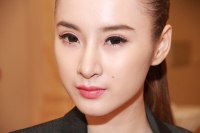 Tin buồn cho ae viet zê: Angela Phương Trinh: 'Sau 18 tuổi sẽ tuyệt đường sexy'