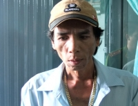 Clip Giang hồ dùng 'kim tiêm' trấn lột tiền trên xe buýt