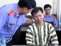 6 điều tra viên phủ nhận đánh đập, ép cung ông Chấn.