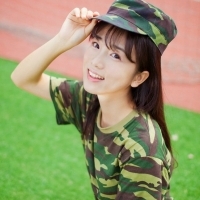Nữ sinh tập quân sự với vẻ đẹp thuần khiết gây sốt Internet