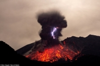 [MacproDS] Chiêm ngưỡng hiện tượng sét trong núi lửa cực hiếm