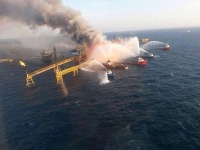 [TiChuot] Cháy giàn khoan dầu ở Vịnh Mexixo làm 4 người thiệt mạng
