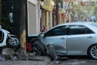 Hà Nội: Cô gái trẻ lái xe Camry gây tai nạn kinh hoàng, hốt hoảng bỏ trốn sau khi tông chết 3 người