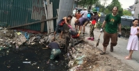 Vụ 4 chàng Tây lội kênh vớt rác ở Hà Nội: Hé lộ nhiều thông tin bất ngờ