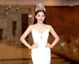 Hoa hậu Tiểu Vy đáp trả cực gắt về ồn ào cặp đại gia: 'Tin đồn vô căn cứ, sai sự thật'