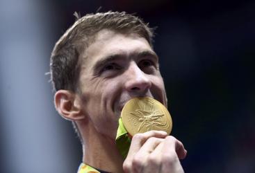 Ngày chia tay Olympic đẫm nước mắt của Phelps