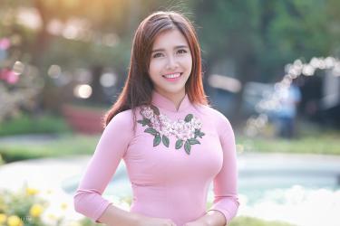 Phượng My - góc chụp ấy, áo dài ấy :x