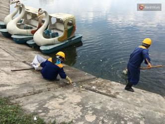 Ông Tây chụp ảnh bao cao su hồ Linh Đàm: Bị chửi khi quay phim, bị dọa đánh khi nhắc nhặt rác, đái bậy - ôi Việt Nam