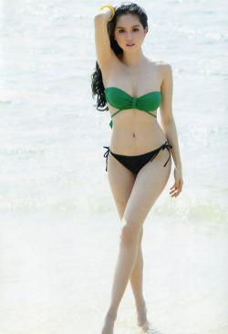 9 cô gái mặc bikini khêu gợi nhất Việt Nam