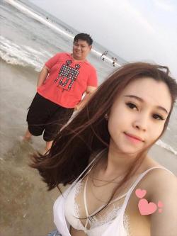 Chàng trai 130kg này đã tìm thấy bạn gái chuẩn hotgirl đúng Valentine, đừng mất niềm tin vào tình yêu!