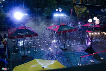 Sự kiện hot của Sơn Tùng: Sân khấu bỏ không, fan chạy tán loạn