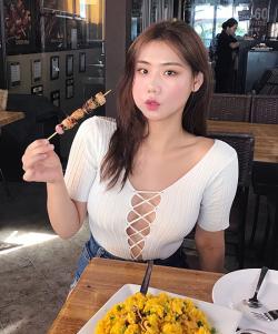 3 hot girl châu Á người đầy nhược điểm vẫn mặc đẹp như thường