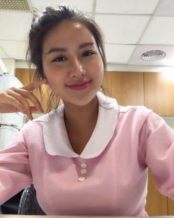 Nữ y tá Đài Loan khiến dân mạng 'ngất ngây' với thân hình sexy