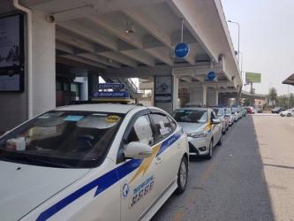 Đặt vé máy bay, có ngay hãng xemời mua dịch vụ taxi: Hãng hàng không bán thông tin khách hàng?