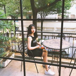 Hot girl Kiều Trinh diện bikini nóng bỏng