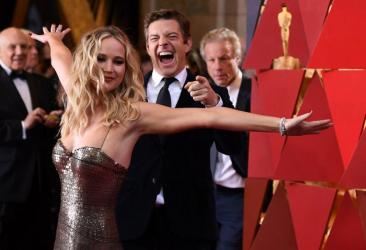 Jenifer Lawrence bốc đồng như say xỉn tại Oscar 2018