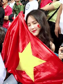 Hotgirl World Cup Đặng Ngân lại gây bão mạng