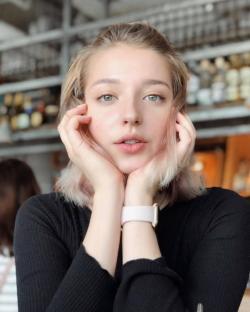 Angelina Danilova, sinh năm 1996 ở Saint Petersburg, Nga, hiện sinh sống tại Seoul, Hàn Quốc. Gái Nga là số 1 (1418 clicks)