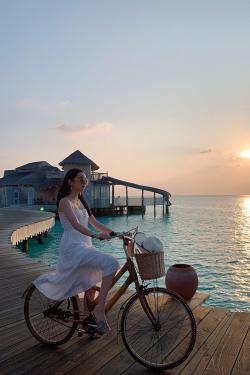 Hoa hậu Huỳnh Vy diện bikini khoe dáng ở Maldives