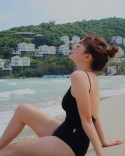 Không cần đến hè, hot girl Việt giờ diện bikini khoe dáng quanh năm: Không có sexy nhất, chỉ có sexy hơn!