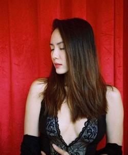 Ở tuổi 34, Phương Linh hở bạo khoe trọn vòng một, chặt đẹp hội chị em 9X