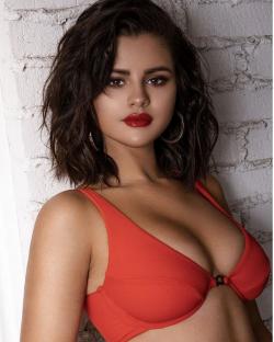 Selena Gomez tự thiết kế bikini che sẹo ghép thận