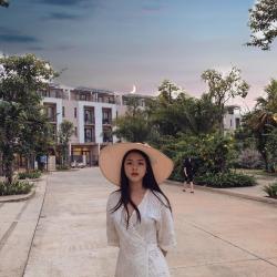 Con gái út NSƯT Chiều Xuân nay đã 15 tuổi: Thần thái như hoa hậu, diện bikini đầy quyến rũ