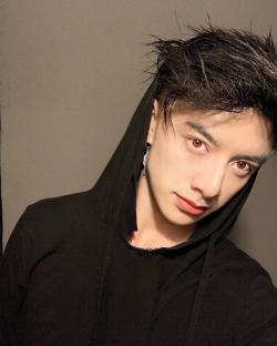 Trai đẹp gốc Việt được "chấm" vào boyband Hàn: Diện mạo chuẩn visual, body 6 múi