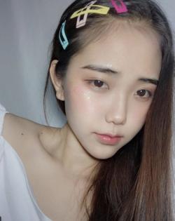 Nữ sinh HUFLIT khiến dân tình phải truy lùng profile