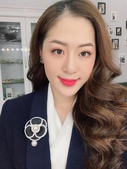 'Hot girl thời tiết' và hot girl tới từ Quảng Ninh