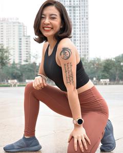 Hana Giang Anh - HLV fitness diện đồ tập