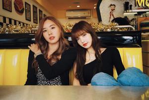Cô bạn thân của Lisa ở Thái Lan: Nhan sắc đẹp chẳng kém idol, style đơn giản mà vẫn sexy "hết nút"