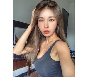 Park Si Hyun - nữ DJ Hàn Quốc