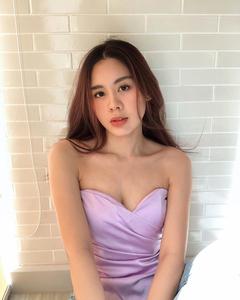 Cô bạn thân của Lisa ở Thái Lan: Nhan sắc đẹp chẳng kém idol, style đơn giản mà vẫn sexy "hết nút"